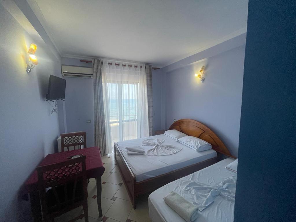 Hotel Ferrara Durres Exterior photo